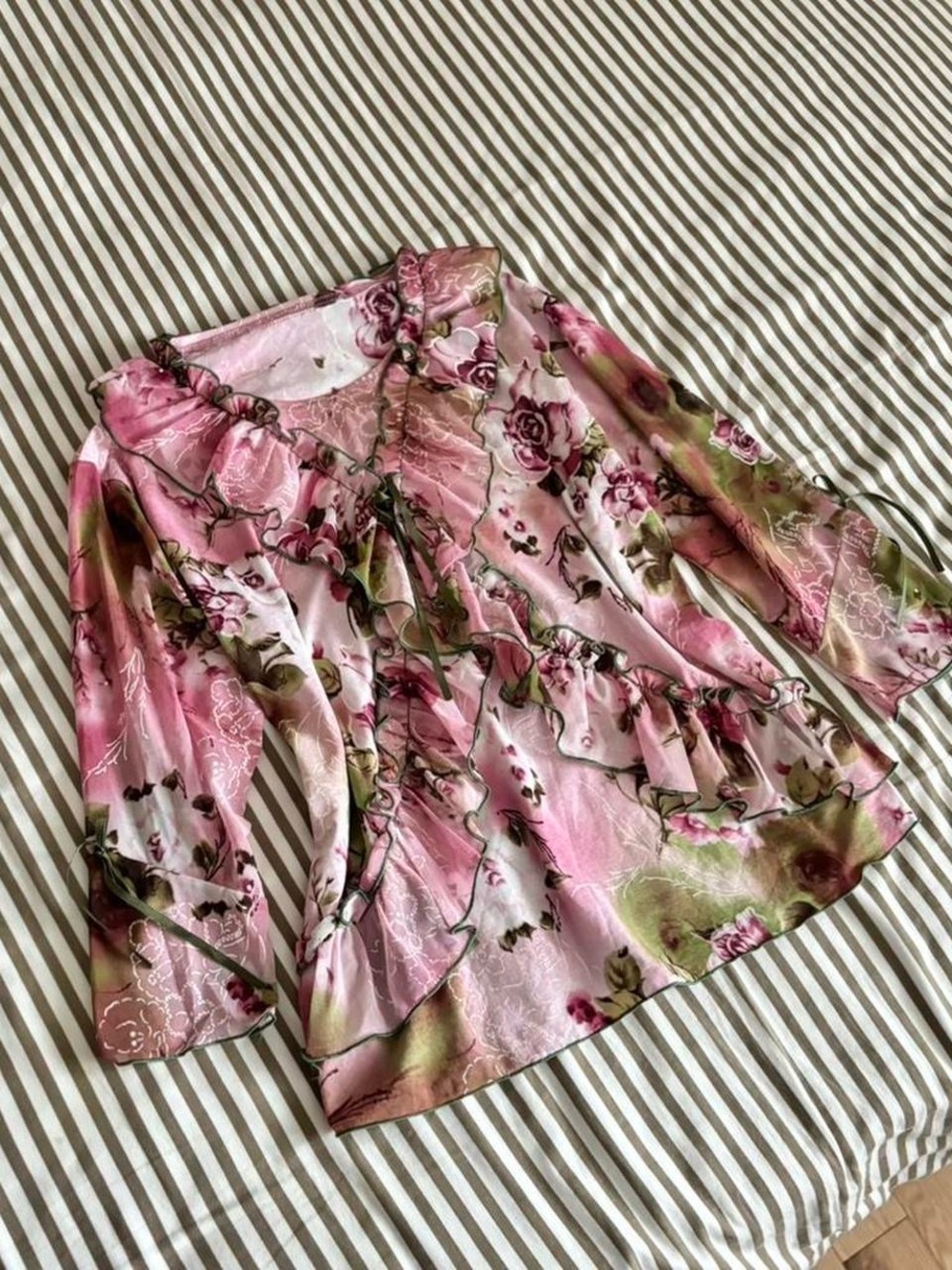 Pink Floral Ruffle Blouse - Picture 4 of 6